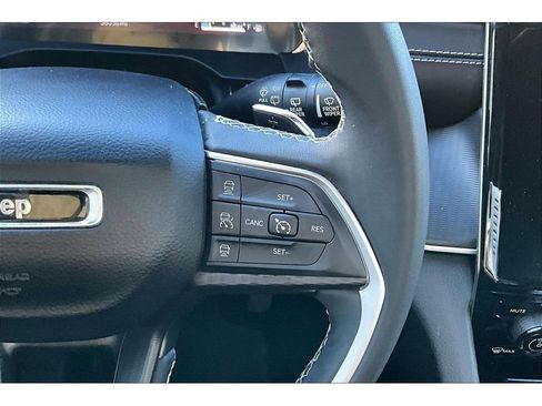 Used 2024 Jeep Grand Cherokee Laredo w/ Trailer Tow Package image 26