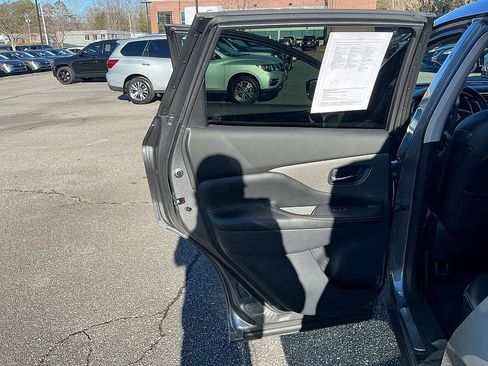 Used 2024 Nissan Murano SL image 23