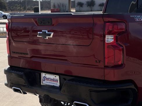 Used 2025 Chevrolet Silverado 1500 LT Trail Boss w/ LT Trail Boss Premium Package AWD/4WD image 6