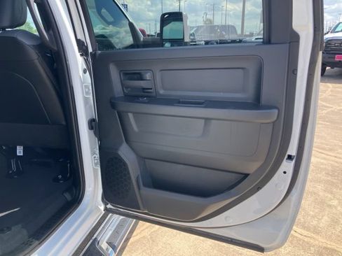 Used 2024 RAM 2500 Tradesman w/ Chrome Appearance Group AWD/4WD image 14
