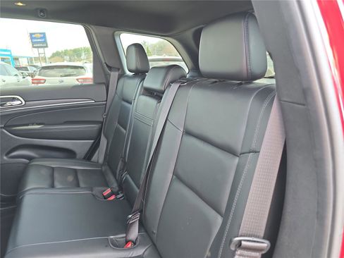 Used 2022 Jeep Grand Cherokee Limited image 15