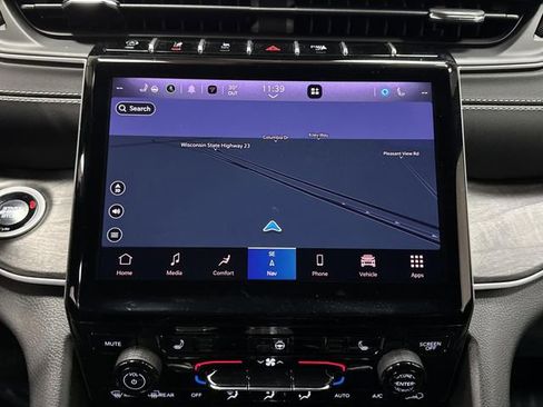 Used 2024 Jeep Grand Cherokee Limited w/ MOPAR Finishing Package image 10