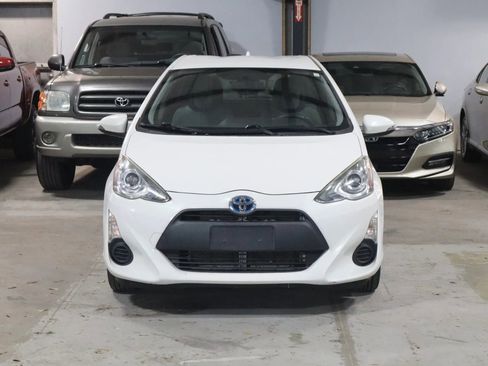 Used 2015 Toyota Prius C One image 2