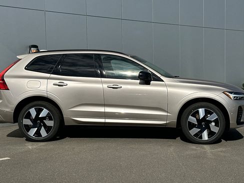 New 2025 Volvo XC60 T8 Plus w/ Protection Package Premier image 6