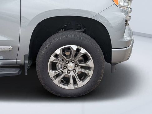 Used 2023 Chevrolet Silverado 1500 High Country w/ Technology Package image 11