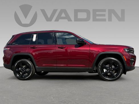 New 2025 Jeep Grand Cherokee Limited w/ Luxury Tech Group II image 8
