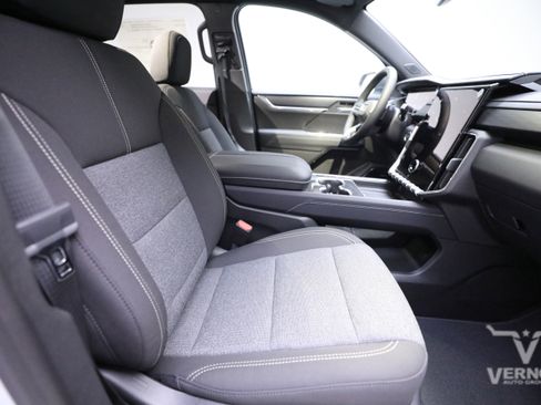 New 2026 GMC Acadia Elevation image 11