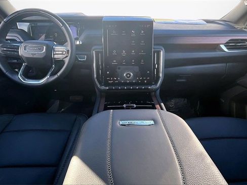 Used 2026 GMC Yukon Denali w/ Denali Reserve Package image 14