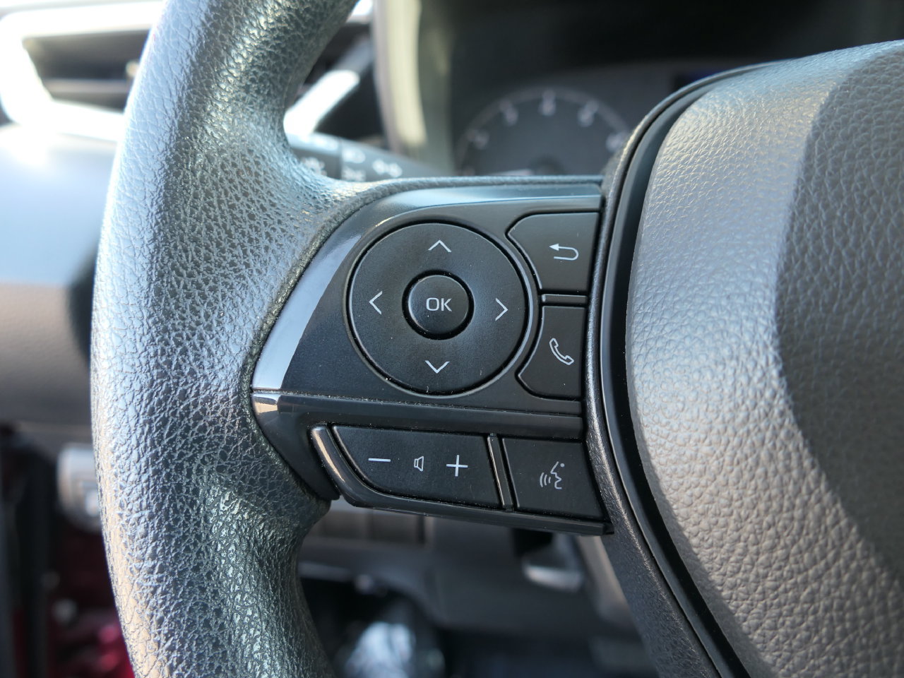 Used 2025 Toyota Corolla LE FWD image 15