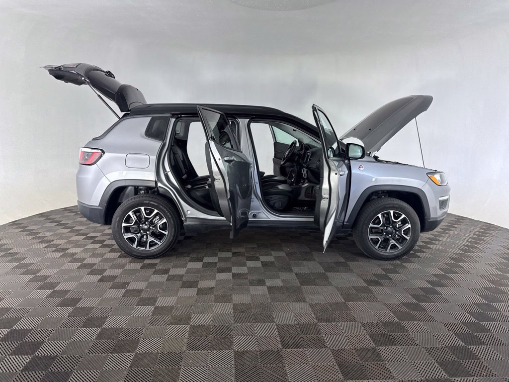 Used 2019 Jeep Compass Trailhawk AWD/4WD image 14