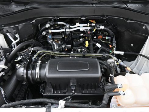 Used 2023 Ford Explorer XLT w/ Equipment Group 202A image 19