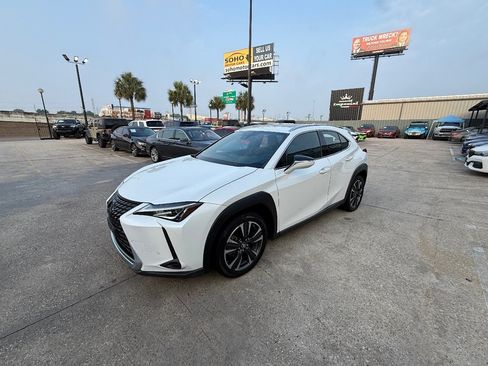 Used 2021 Lexus UX 200 w/ Premium Package FWD image 7
