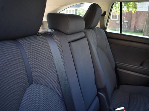 Used 2024 Toyota Highlander LE image 28