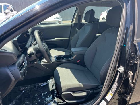 Used 2025 Kia K4 FWD image 36