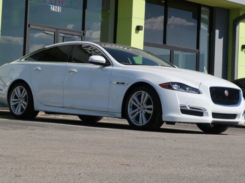 Used 2019 Jaguar XJ R-Sport RWD image 5