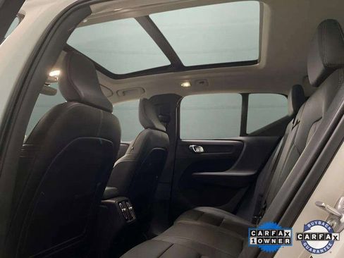 Used 2025 Volvo XC40 B5 Plus image 28