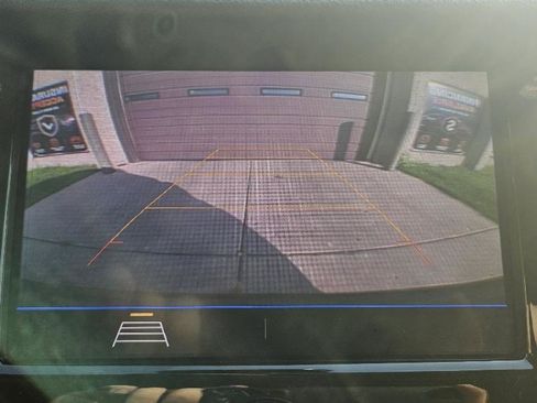 Used 2022 Chevrolet Trax LT FWD image 15