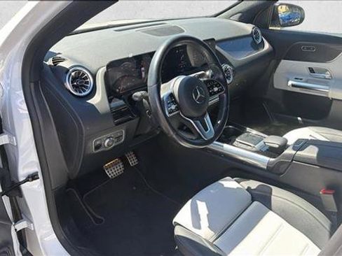 Used 2022 Mercedes-Benz GLA 250 4MATIC image 8