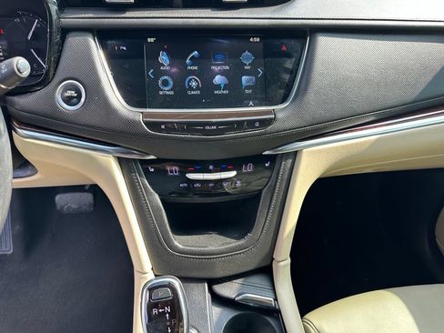 Used 2017 Cadillac XT5 Luxury w/ Driver Awareness Package FWD image 27