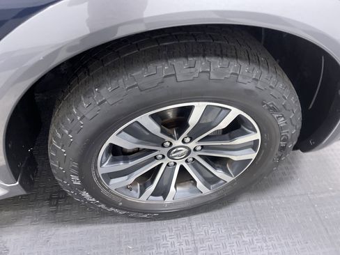 Used 2020 Nissan Armada SL w/ Premium Package image 28