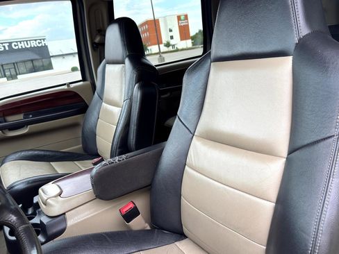 Used 2005 Ford Excursion Eddie Bauer AWD/4WD image 12