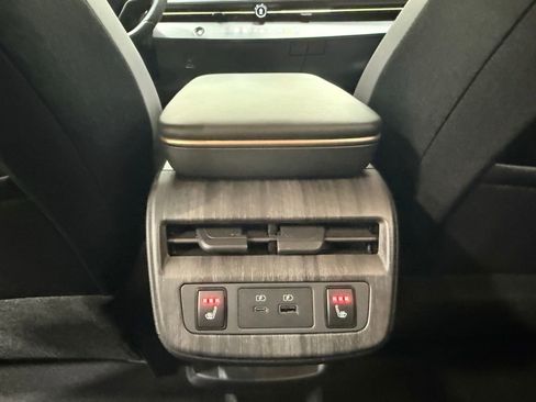 Used 2023 Nissan Ariya AWD image 32