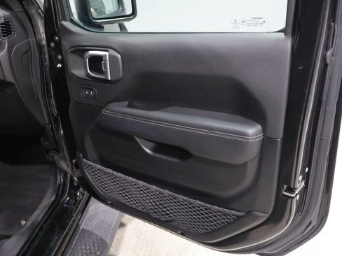 Used 2020 Jeep Gladiator Overland AWD/4WD image 21