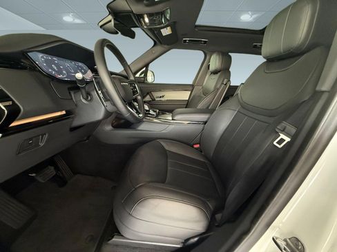 Certified 2025 Land Rover Range Rover Sport SE AWD/4WD image 5