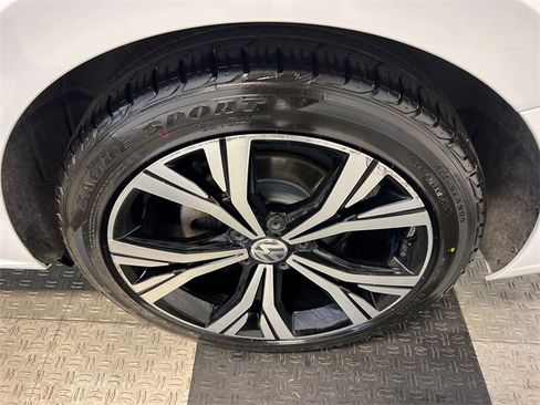 Used 2022 Volkswagen Passat 2.0T SE image 15