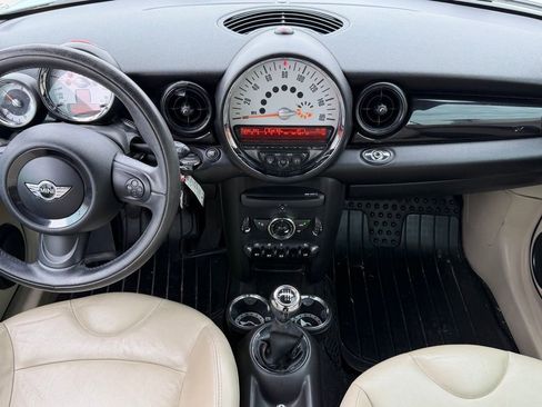 Used 2011 MINI Cooper Convertible image 9