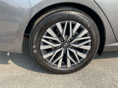 Used 2025 Nissan Altima 2.5 SV image 7