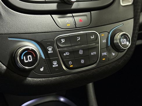 Used 2025 Chevrolet Malibu LT FWD image 16