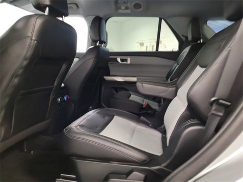 Used 2023 Ford Explorer XLT w/ Equipment Group 202A image 12