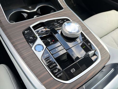 Used 2026 BMW X7 xDrive40i w/ Premium Package image 18