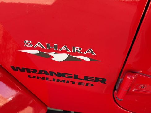 Used 2017 Jeep Wrangler Unlimited Sahara image 10