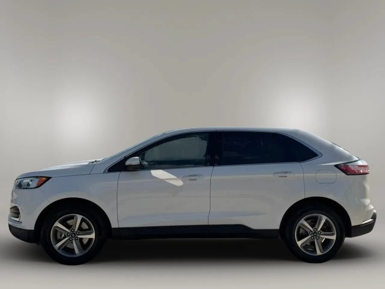 Used 2020 Ford Edge SEL w/ Convenience Package AWD/4WD image 4