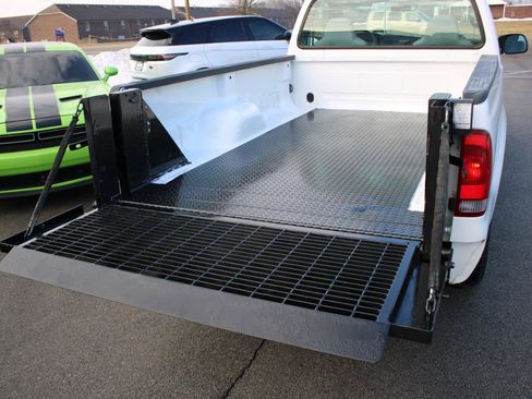 Used 2006 Ford F350 XL image 7