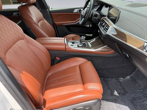 Used 2020 BMW X7 M50i AWD/4WD image 19