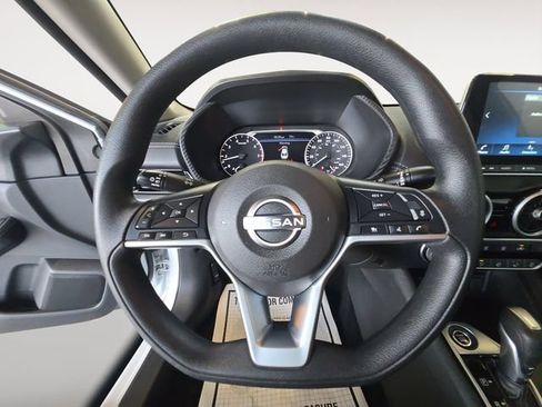 Used 2024 Nissan Sentra SV FWD image 13