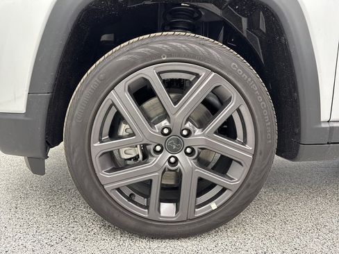 New 2025 Jeep Compass Limited w/ Sun & Sound Group image 11