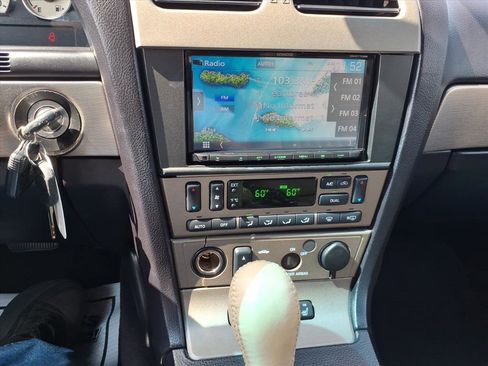 Used 2005 Ford Thunderbird Deluxe image 10