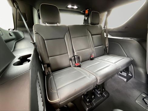 Used 2023 GMC Yukon SLT AWD/4WD image 26