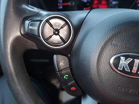 Used 2016 Kia Soul FWD image 15