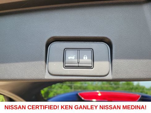 Certified 2025 Nissan Rogue SV AWD/4WD image 45