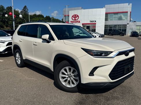 Used 2024 Toyota Grand Highlander XLE image 1