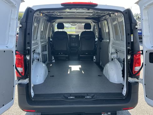 Used 2022 Mercedes-Benz Metris image 18