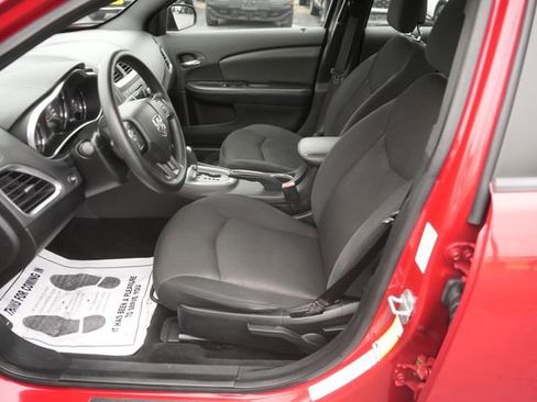 Used 2013 Dodge Avenger SE image 9