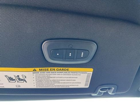 Used 2025 Chrysler Pacifica Select FWD image 24