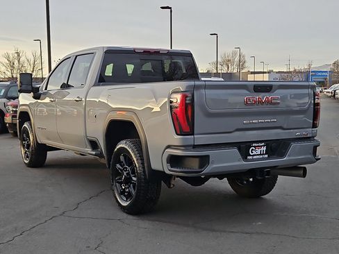 Used 2025 GMC Sierra 3500 AT4 image 9