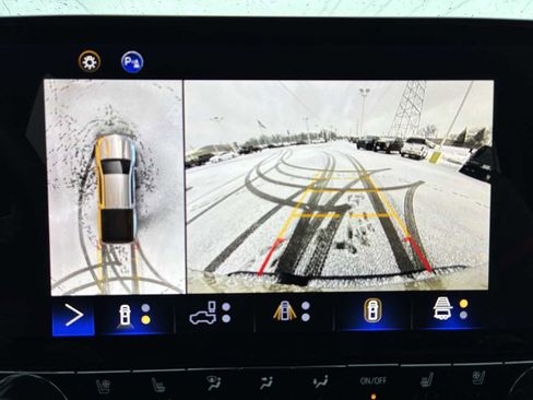 Used 2023 Chevrolet Colorado Z71 w/ Z71 Convenience Package 2 image 15